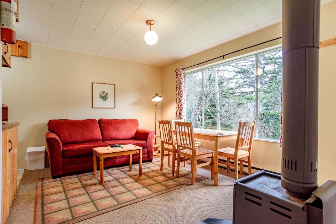 Green Acres Lakeside Resort Salt Spring Island Ganges Zewnętrze zdjęcie