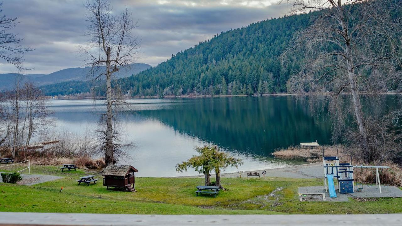 Green Acres Lakeside Resort Salt Spring Island Ganges Zewnętrze zdjęcie