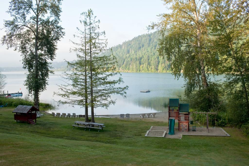 Green Acres Lakeside Resort Salt Spring Island Ganges Zewnętrze zdjęcie